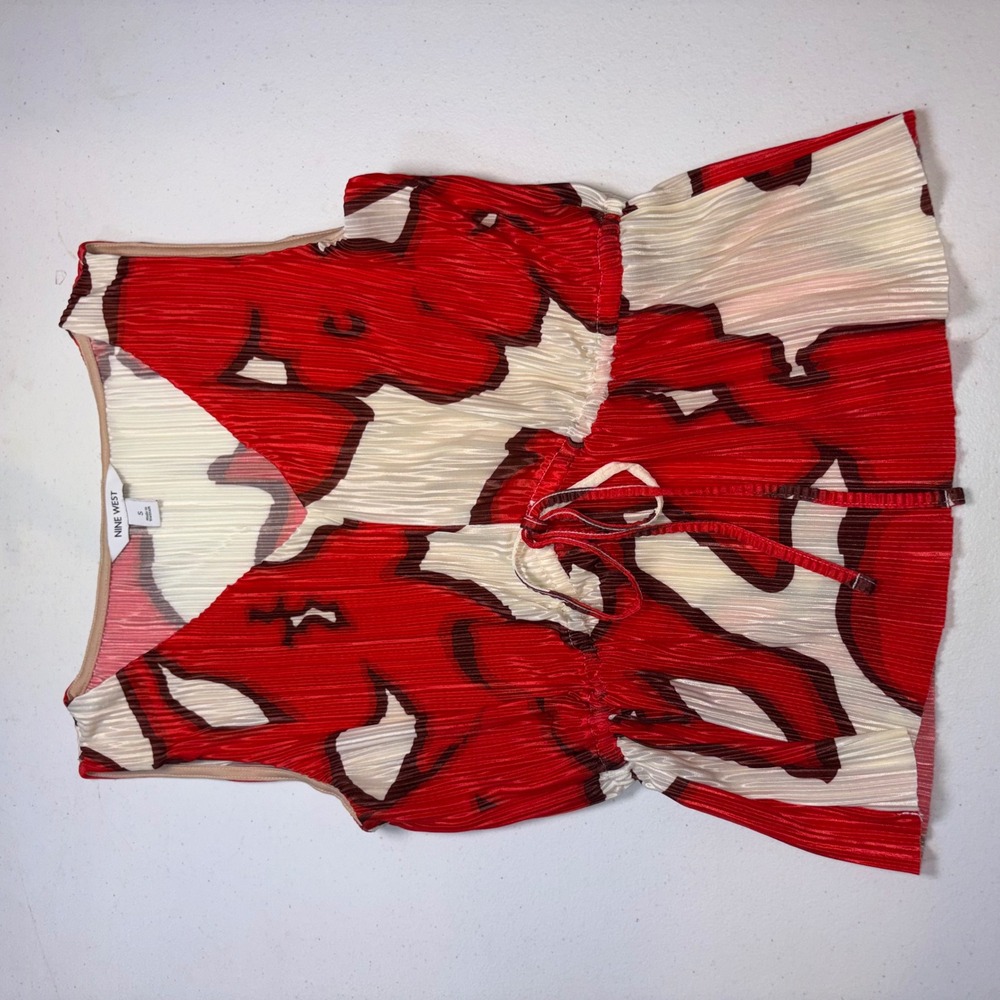 Nine West Red Cream Abstract Floral Pleated Peplum Top Sleeveless V-Neck Small‎